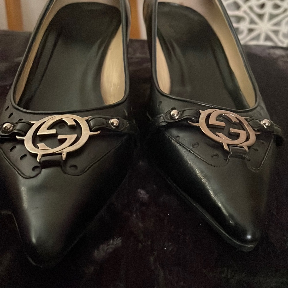 Gucci kitten heel black pump